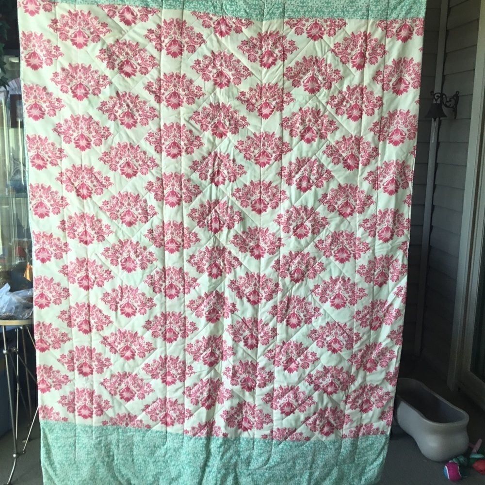 Handmade Quilt. Spring Pinks and Greens Braided - Picture 13 of 16